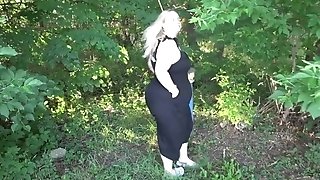 Very Sexy Chubby Blonde Fucking For $ 500 In The Forest